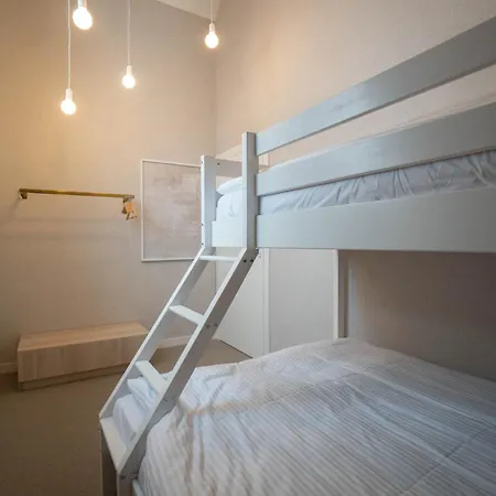 House Prestige White *